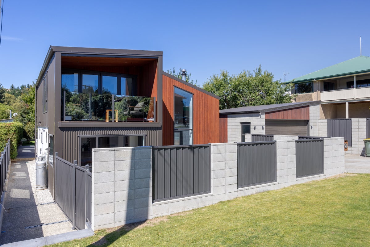 46 Kingston Street, Albert Town, Wanaka - Carousel 1