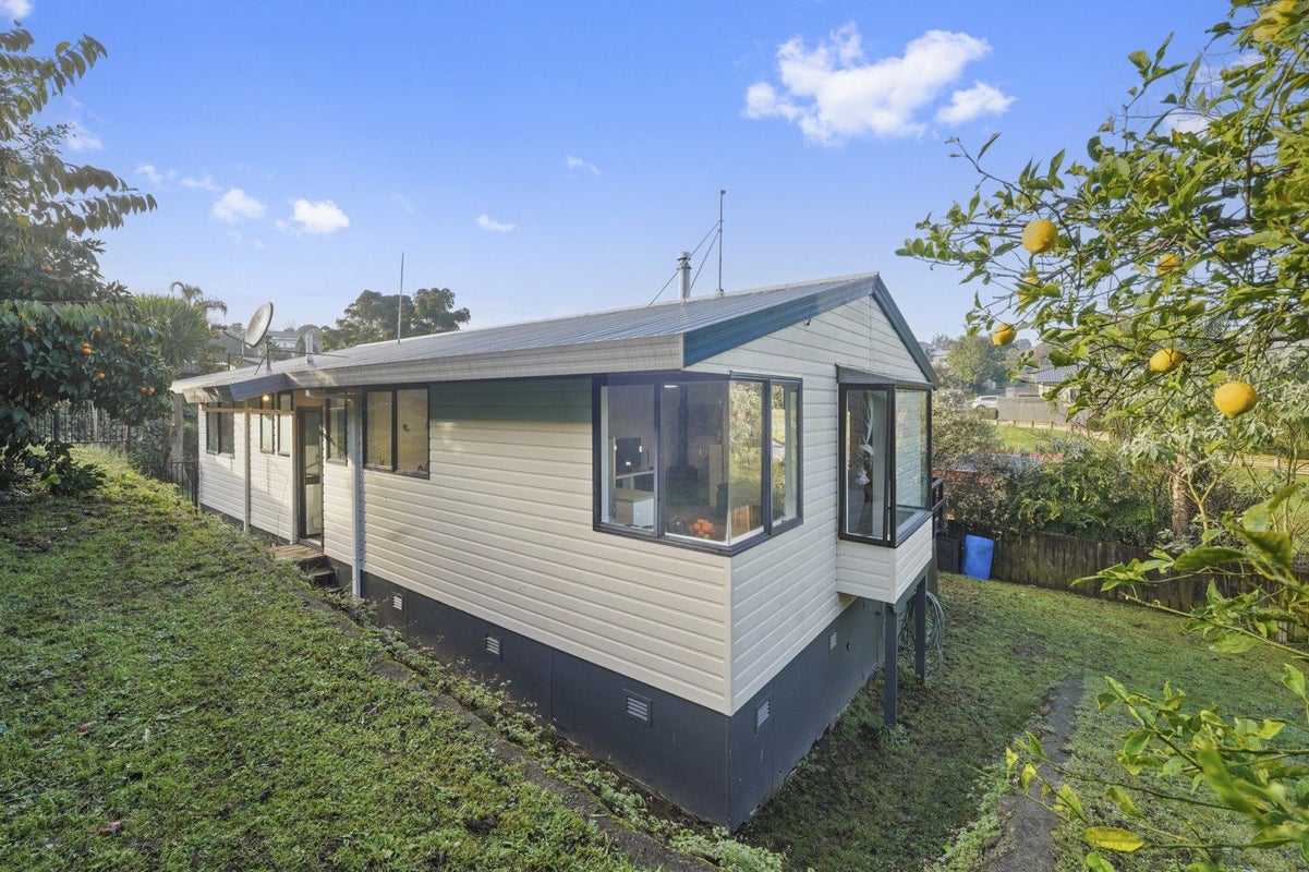 52B Langstone Street, Welcome Bay, Tauranga - Carousel 1