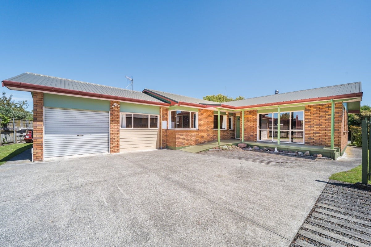 12A Carthew Street, Feilding, Feilding - Carousel 1