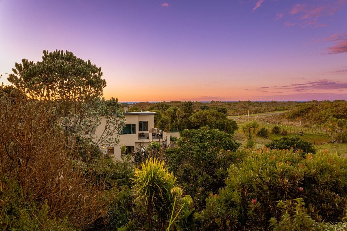 114 Rutherford Drive, Waikanae Beach, Kapiti Coast, Wellington - Carousel 2