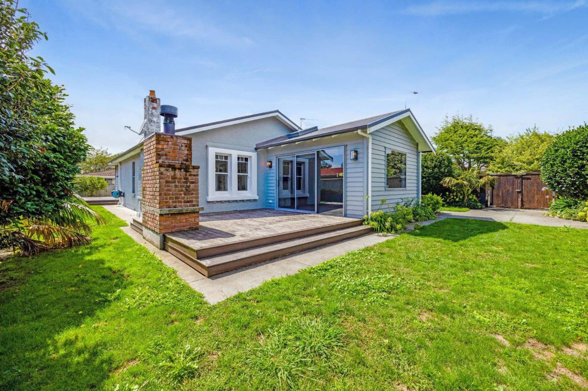 1 Bell Street, Welbourn, New Plymouth - Carousel 1