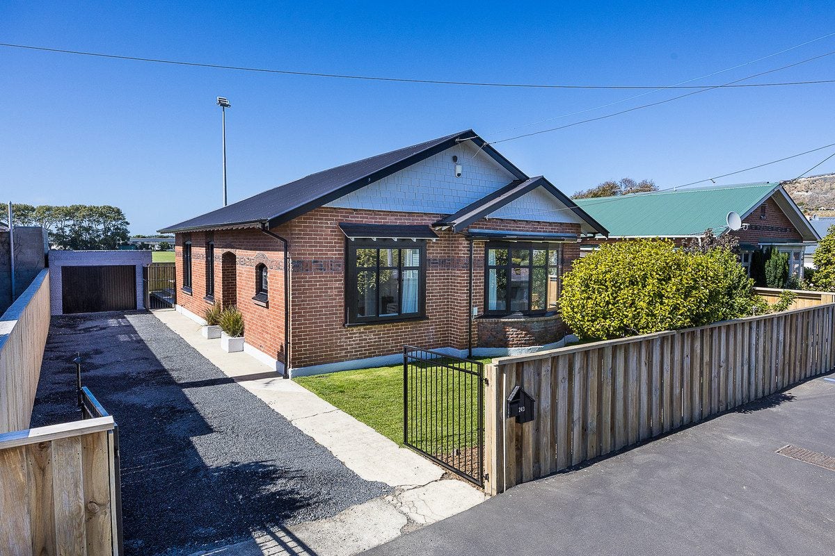 243 Macandrew Road, Forbury, Dunedin - Carousel 1