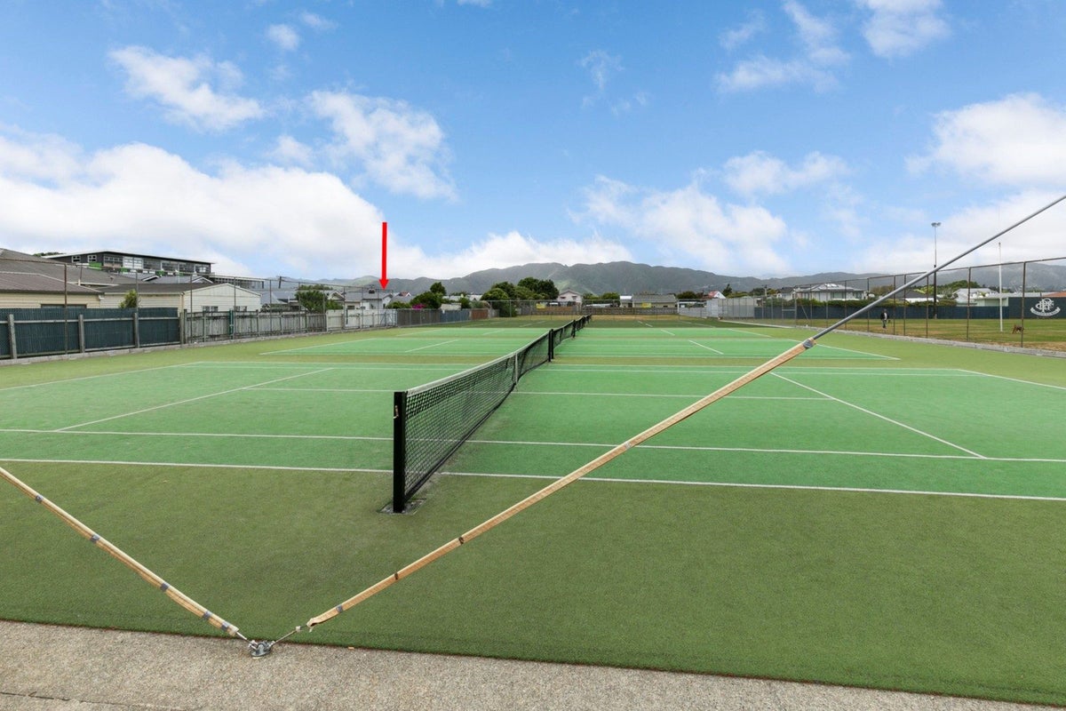 20 Bouverie Street, Petone, Lower Hutt - Carousel 20
