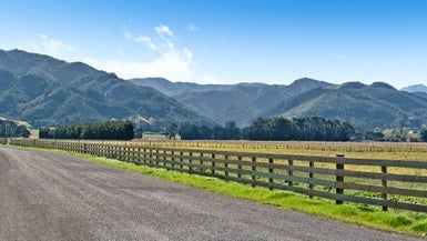 2 Alpine Drive, Dalefield, Carterton - Carousel 1