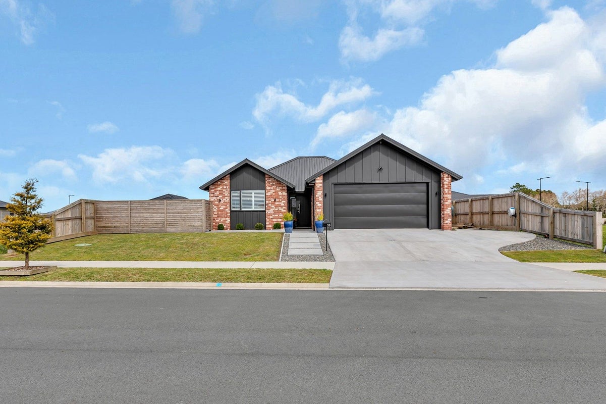 25 Taurangawaka Road, One Tree Point, Whangarei - Carousel 1
