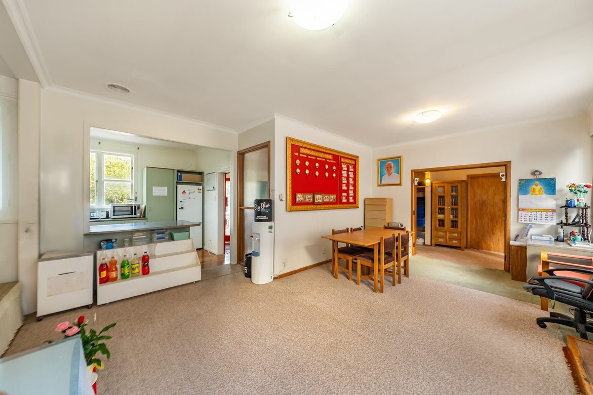 298 Main Road, Tawa, Wellington - Carousel 2