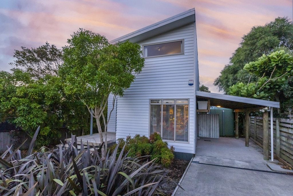 147 Raumati Road, Raumati Beach, Paraparaumu - Carousel 2