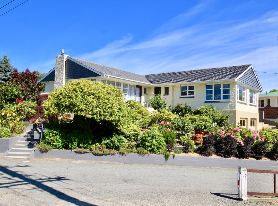 2 Cambridge Place, Holmes Hill, Oamaru - Carousel 1