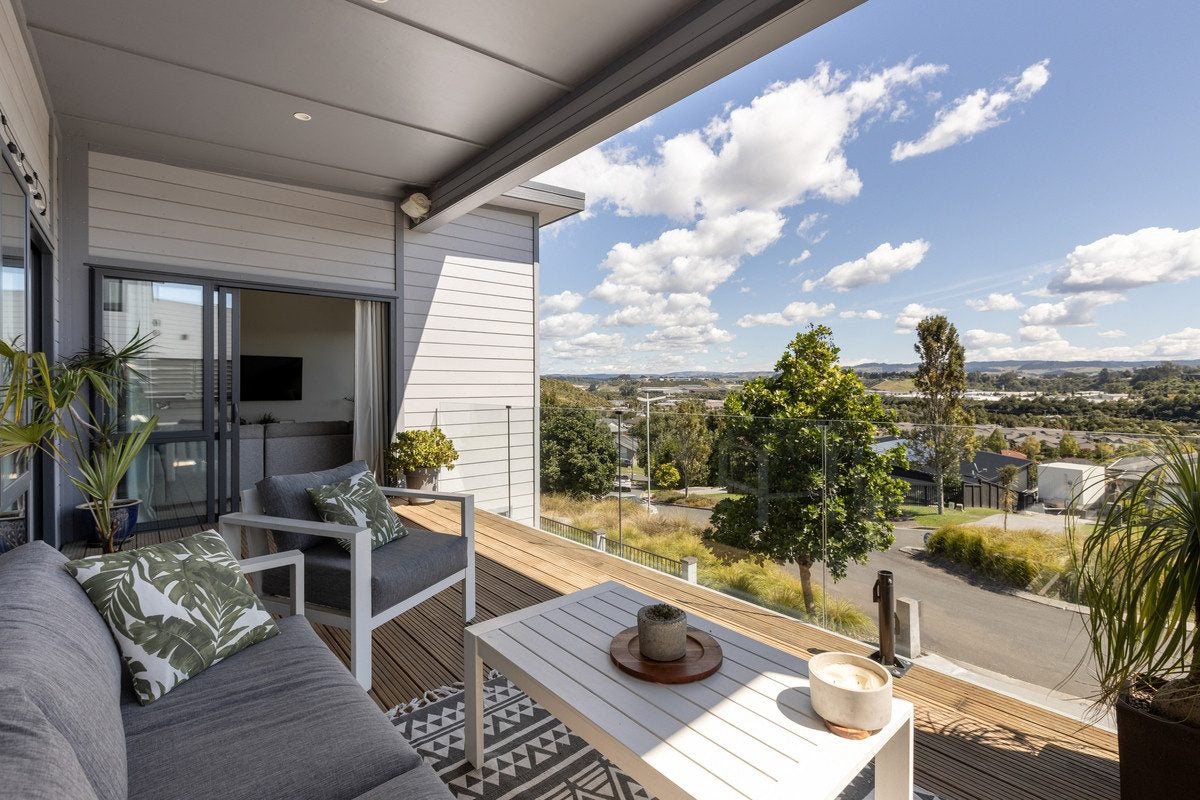 16 Gyle Place, Pyes Pa, Tauranga - Carousel 2