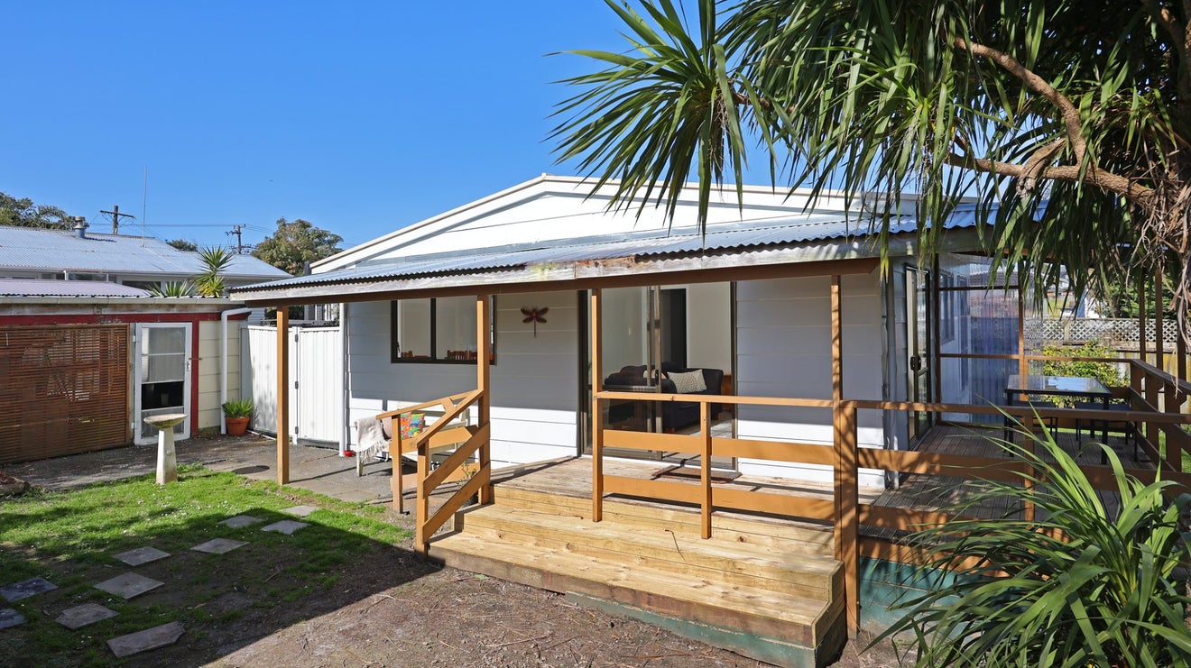 2/103 Sturges Road, Henderson, Auckland - Carousel 1