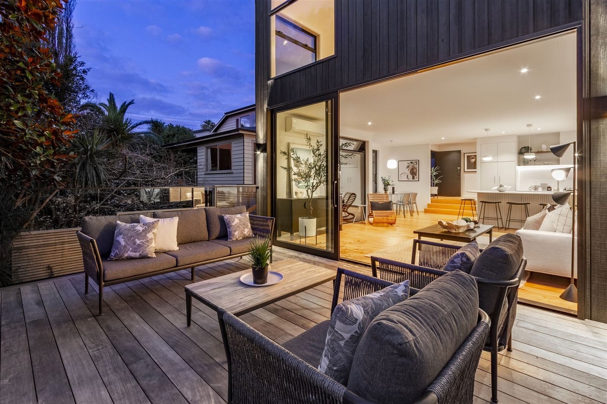48C Heathcote Road, Castor Bay, Auckland - Carousel 1
