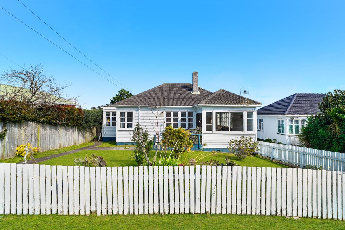 2 Triton Avenue, Mount Albert, Auckland City, Auckland - Carousel 2