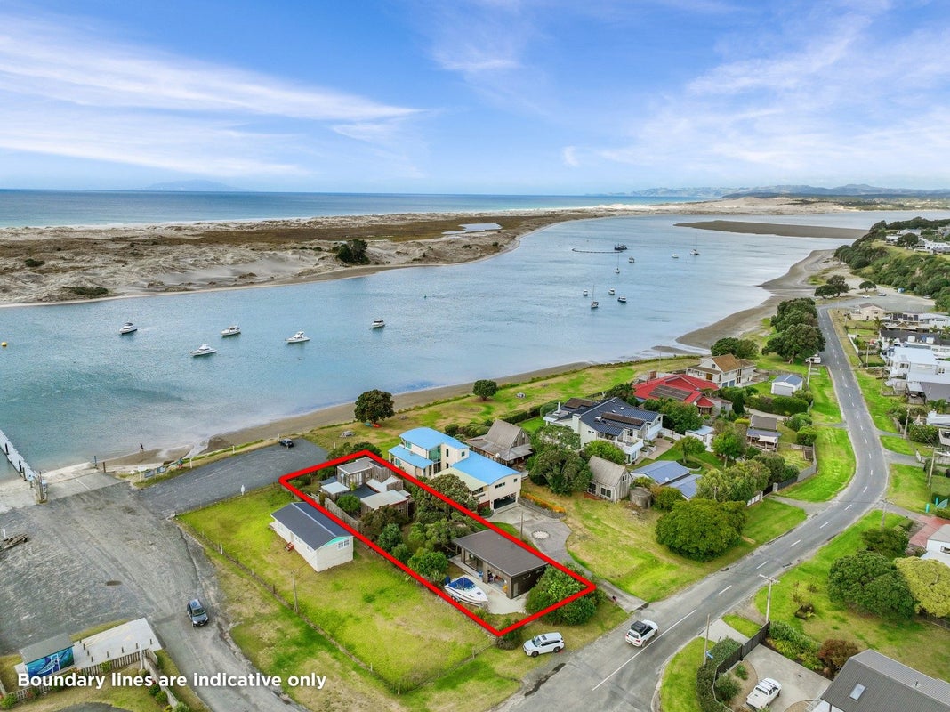 4 Alamar Crescent, Mangawhai Heads, Mangawhai - Carousel 1