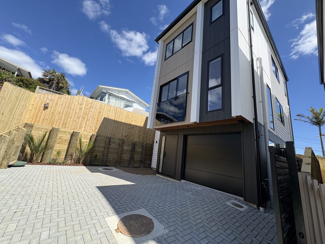 4 Newhaven Terrace, Mairangi Bay, Auckland - Carousel 1