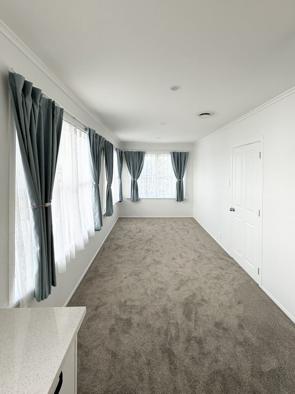22 Tara Road, Henderson, Auckland - Carousel 2