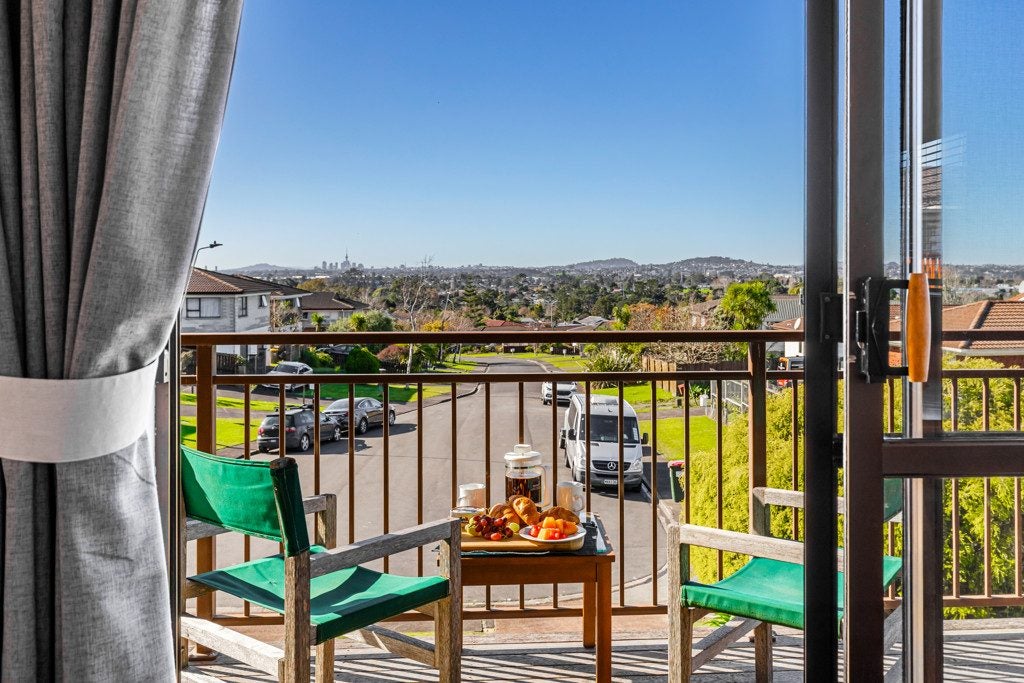 21 Darlington Place, Glendene, Auckland - Carousel 2