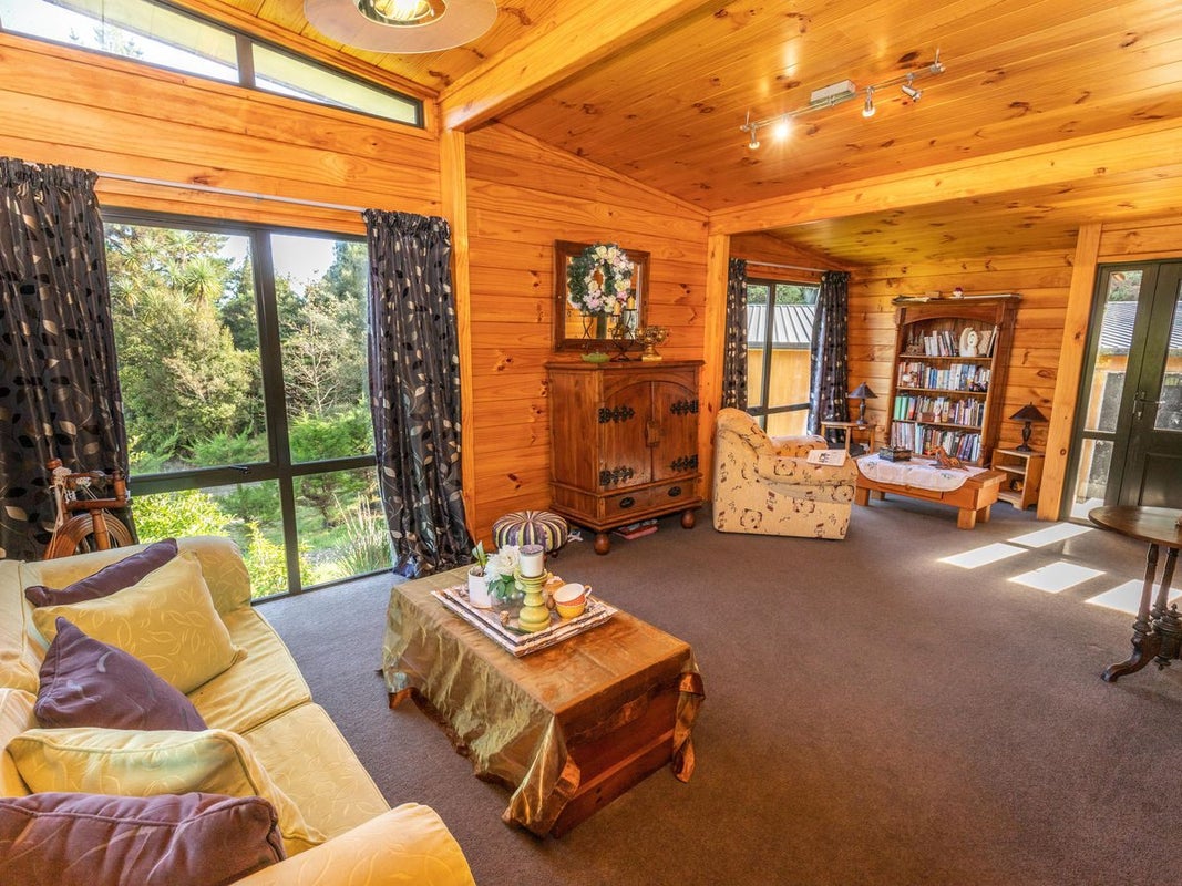 88 Clifton Road, Kaiata, Greymouth - Carousel 2