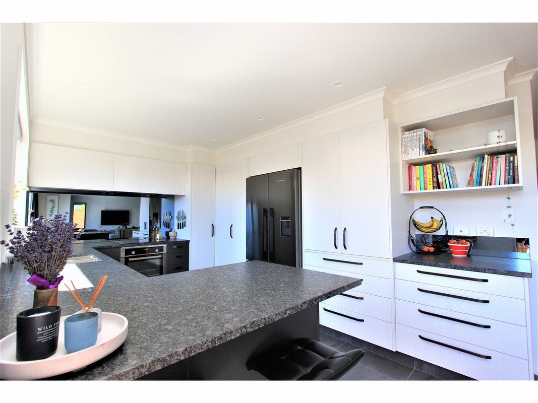 30 Spitfire Drive, Burleigh, Blenheim - Carousel 2