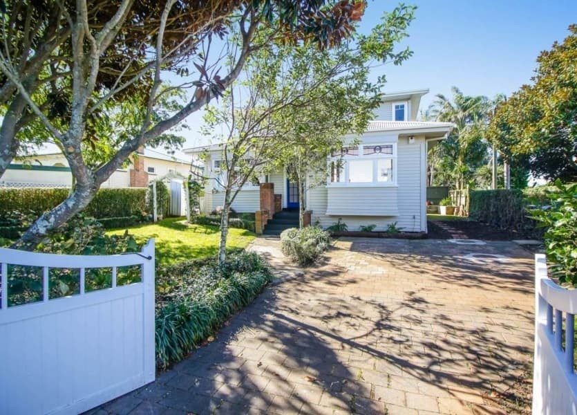 22 Horotutu Road, Greenlane, Auckland - Carousel 1