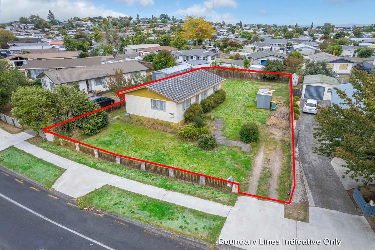 43 Hyde Avenue, Nawton, Hamilton - Carousel 1