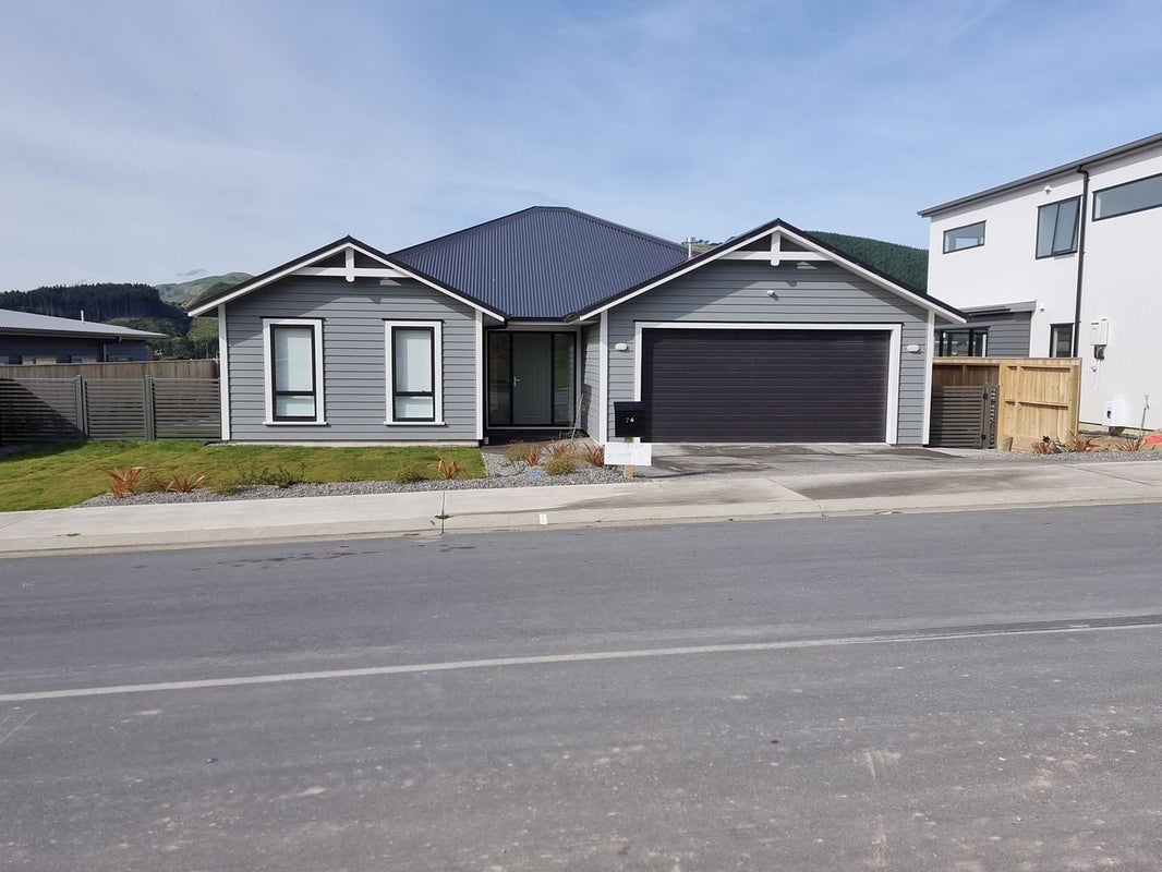 74 Hokioi Drive, Kenepuru, Porirua - Carousel 1