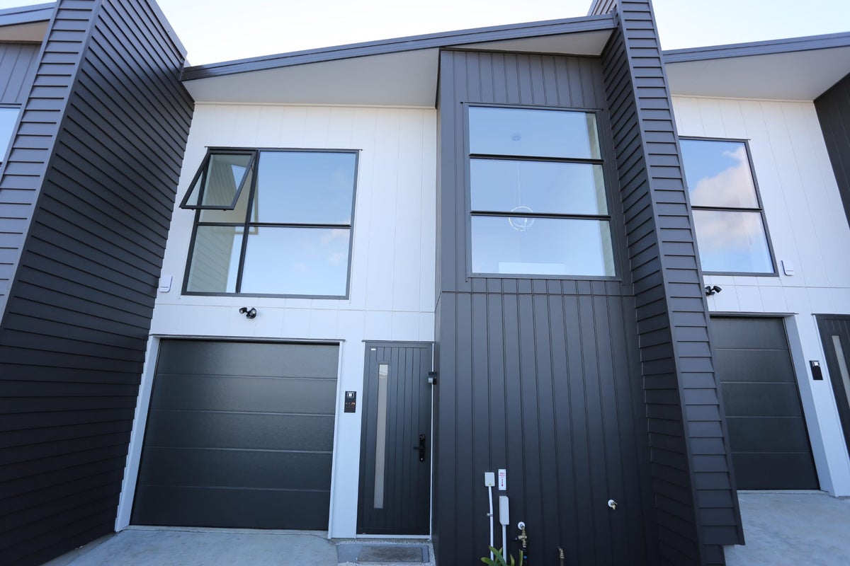 13B King Richard Place, Browns Bay, Auckland - Carousel 1