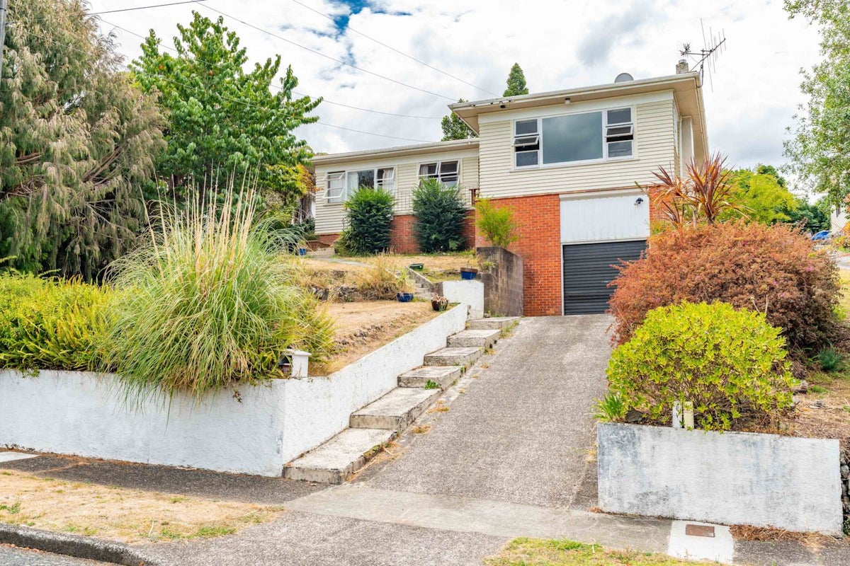 11 Jane Nelson Place, Otangarei, Whangarei - Carousel 1
