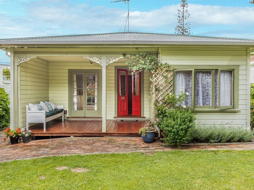 36 Raroa Place, Pukerua Bay, Porirua - Carousel 1