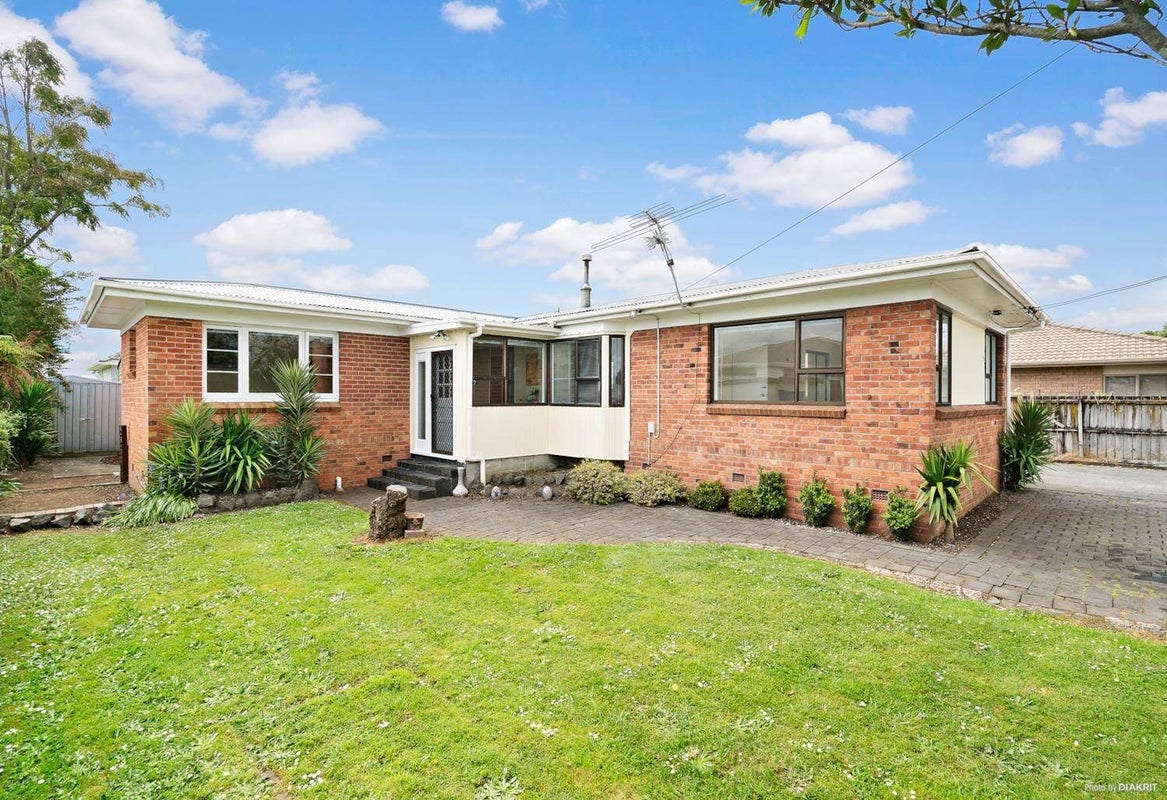 42 Takanini Road, Takanini, Papakura, Auckland - Carousel 1