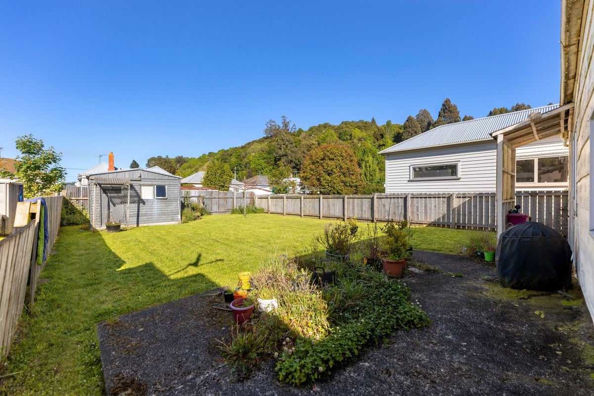 13 Crown Street, North East Valley, Dunedin - Carousel 2