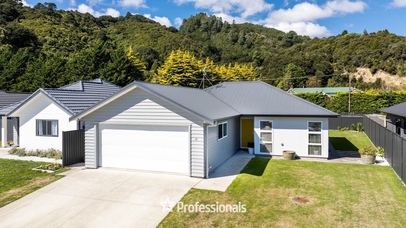 21 Salisbury Crescent, Wallaceville, Upper Hutt - Carousel 2
