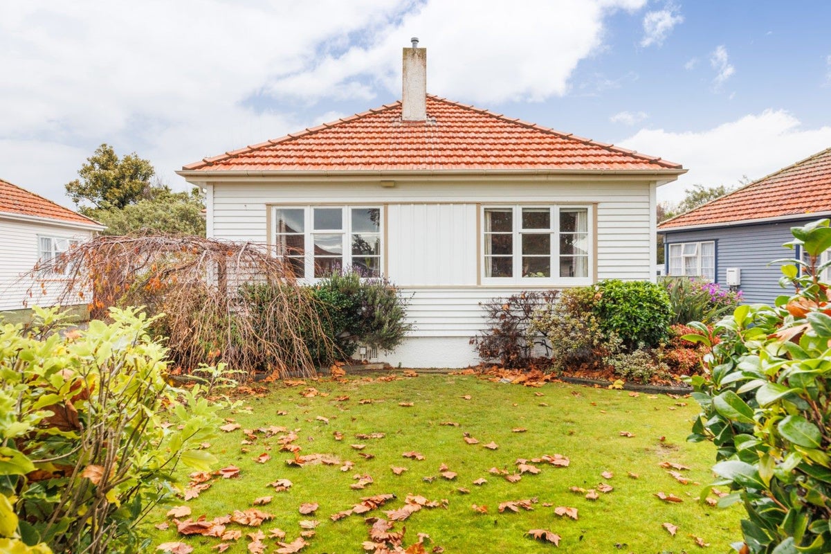 42 Rangiora Avenue, Roslyn, Palmerston North - Carousel 2