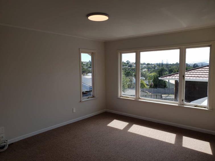2/9 Lex Avenue, Green Bay, Auckland - Carousel 1