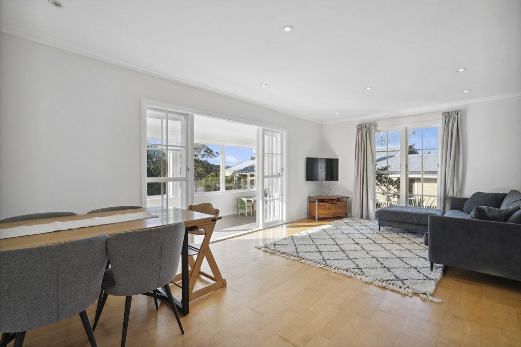 2 Fantail Grove, Belmont, Lower Hutt - Carousel 2