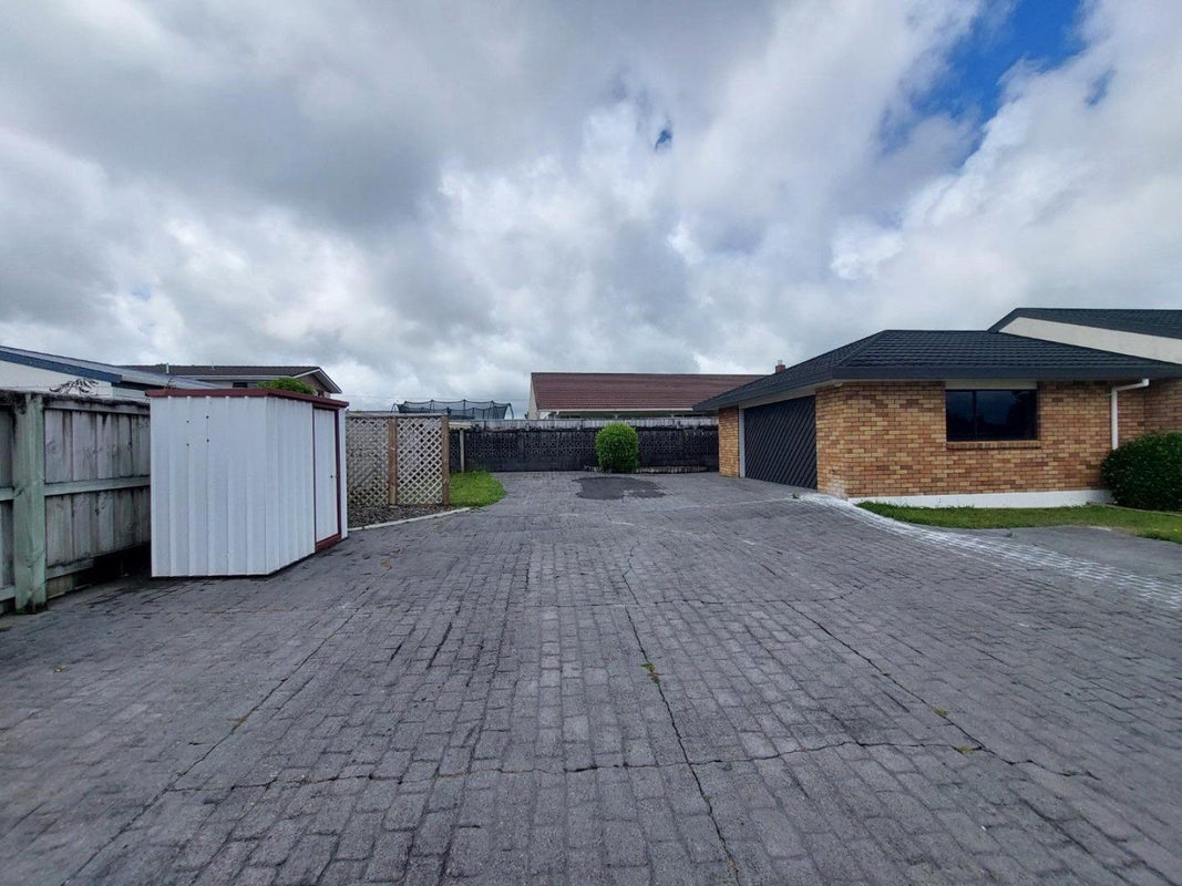 9C Del Mar Place, Merrilands, New Plymouth - Carousel 2