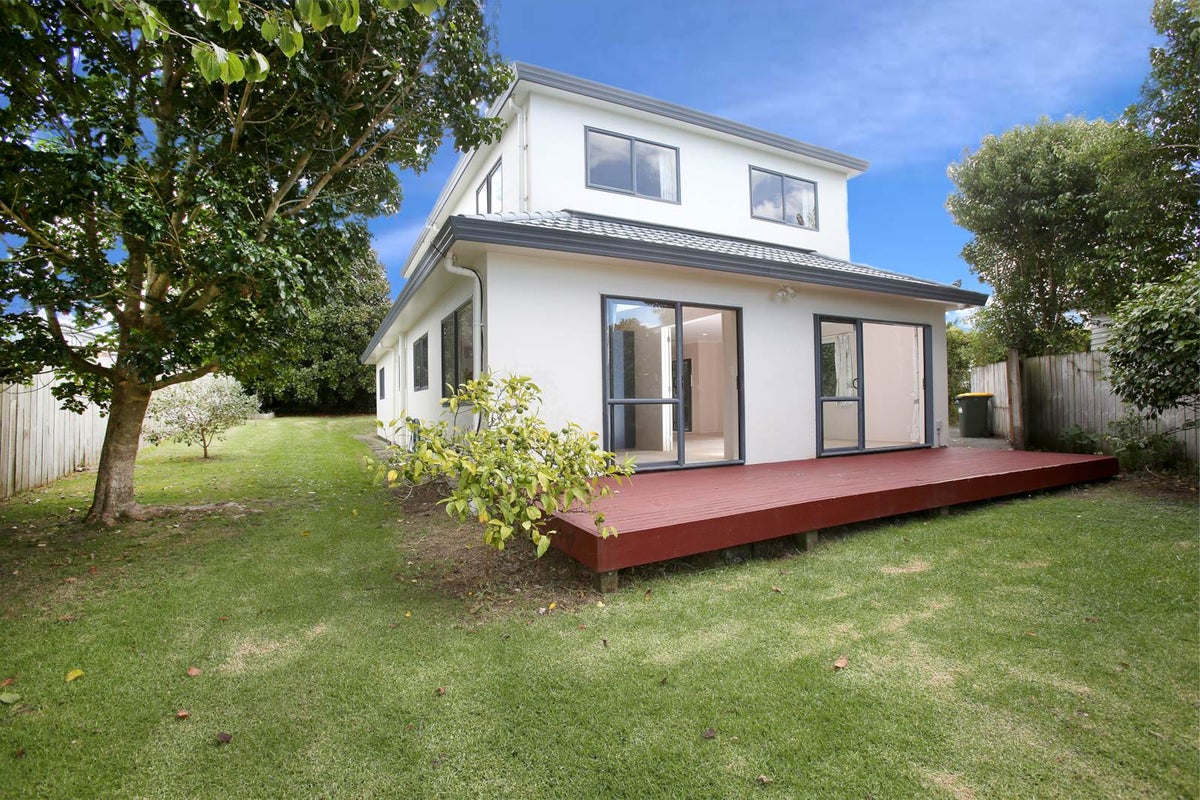 3A Glenvil Lane, Te Atatu Peninsula, Auckland - Carousel 2