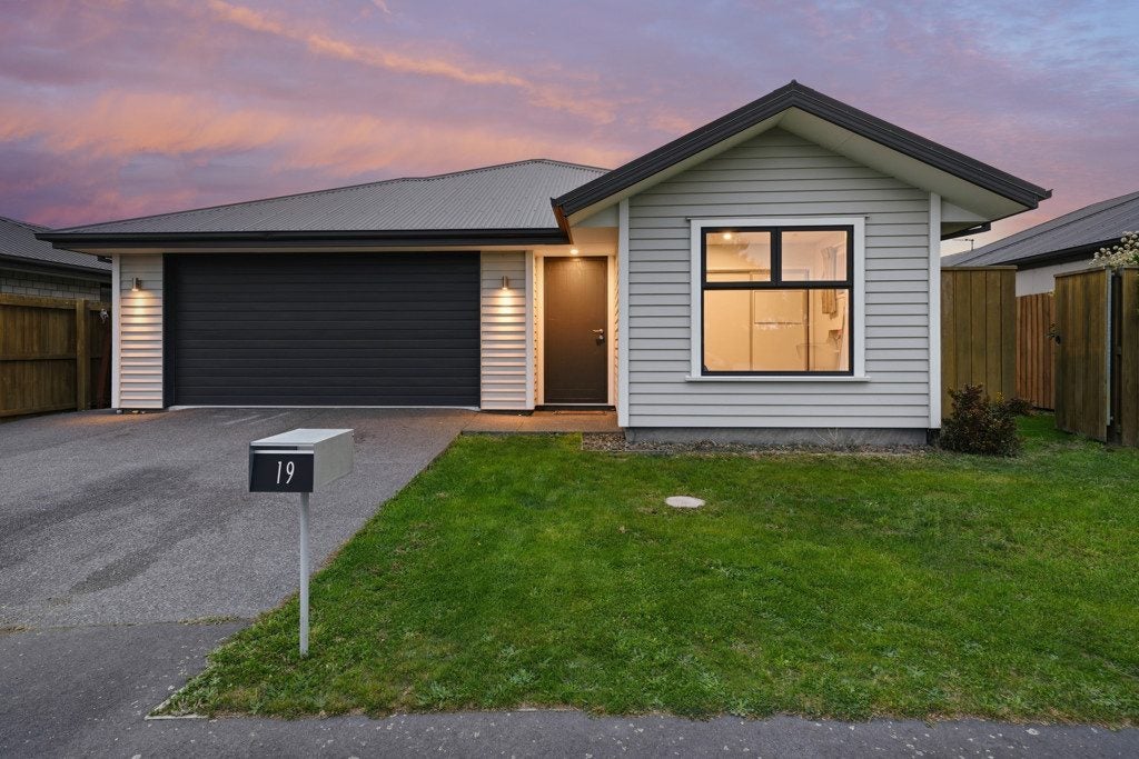 19 William Nicholls Drive, Belfast, Christchurch - Carousel 1