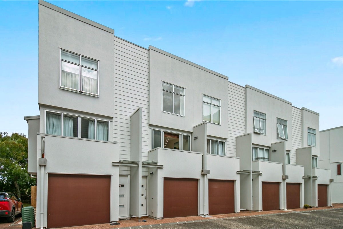 17/852 Mount Eden Road, Three Kings, Auckland - Carousel 1