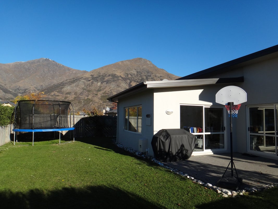 18A Haddow's Place, Lake Hayes, Queenstown - Carousel 1