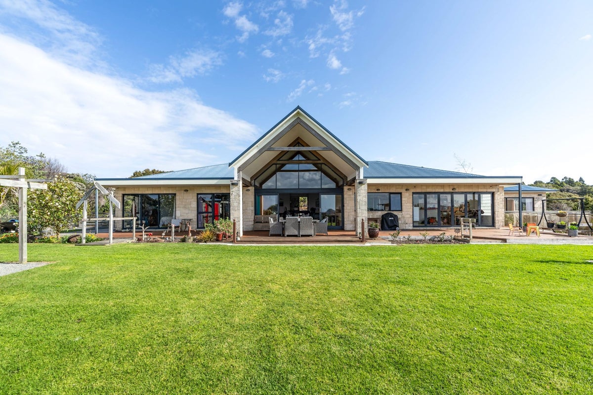 50 Taonga Lane, Whangarei - Carousel 1