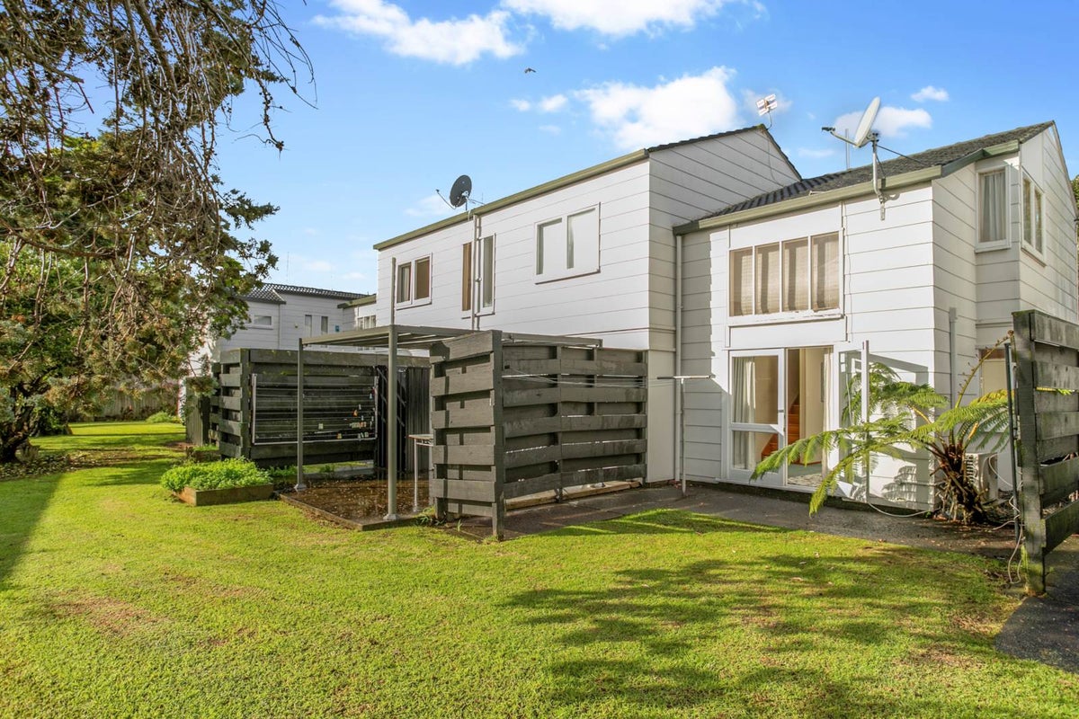 13/111 Melrose Road, Mount Roskill, Auckland - Carousel 1