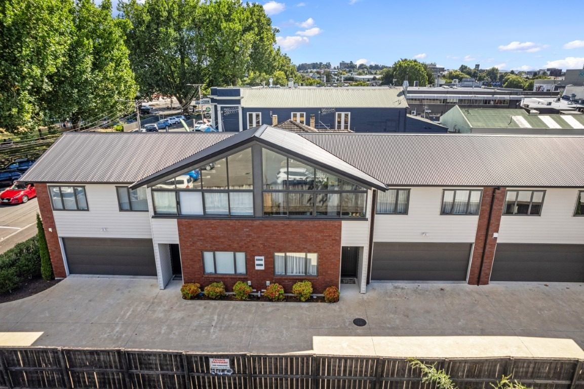 2/15 Cook Street, Hamilton East, Hamilton - Carousel 2