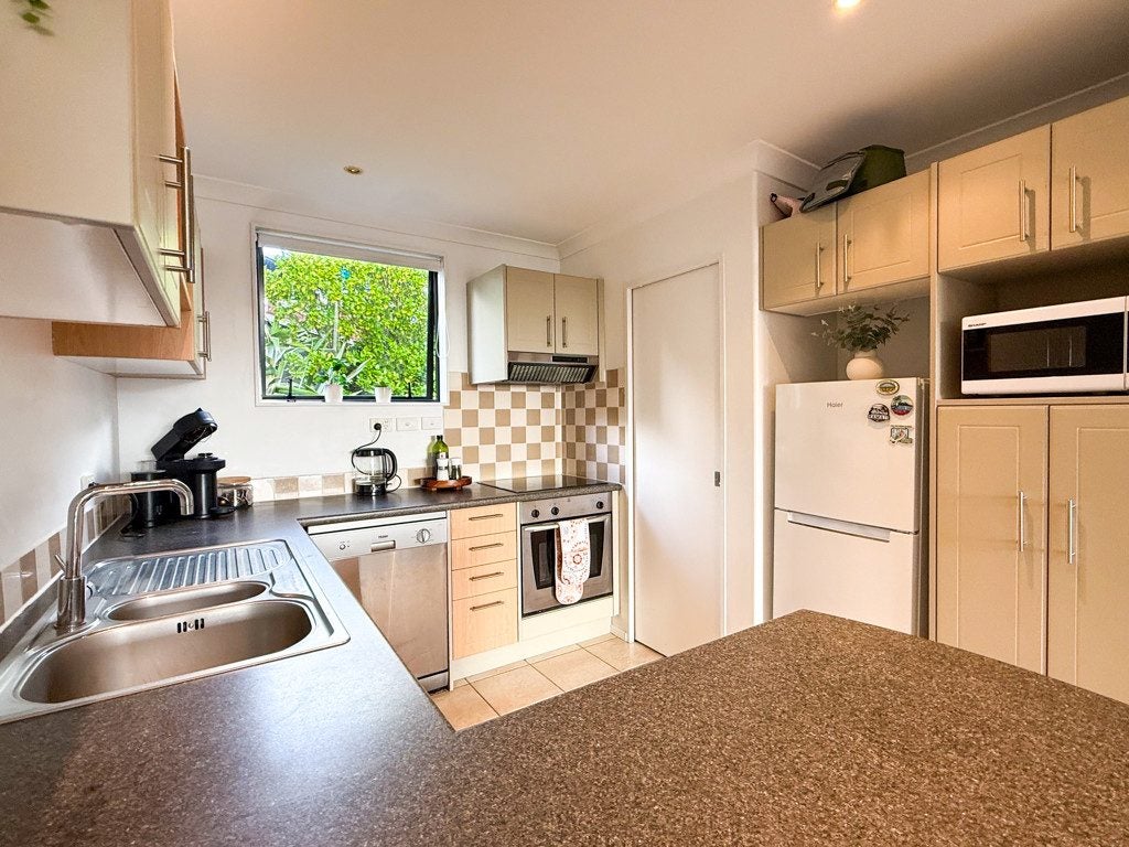 7/8 Monte Cassino Place, Birkdale, Auckland - Carousel 2