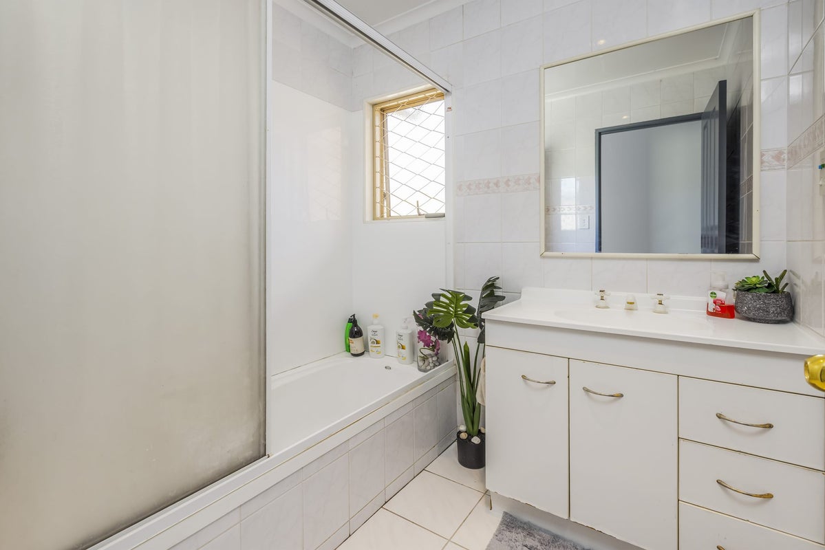 64A Robertson Road, Favona, Auckland - Carousel 12