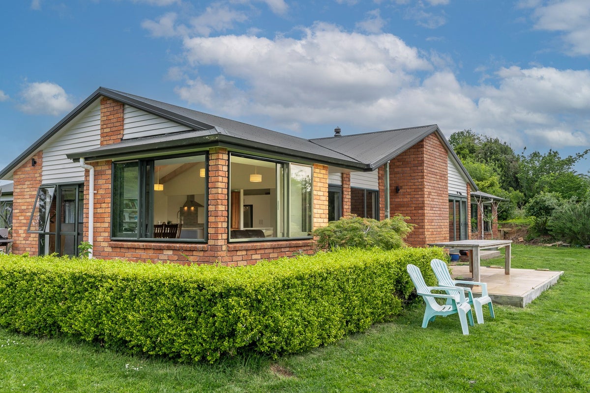 116 Woolrich Road, Te Kowhai, Hamilton - Carousel 1