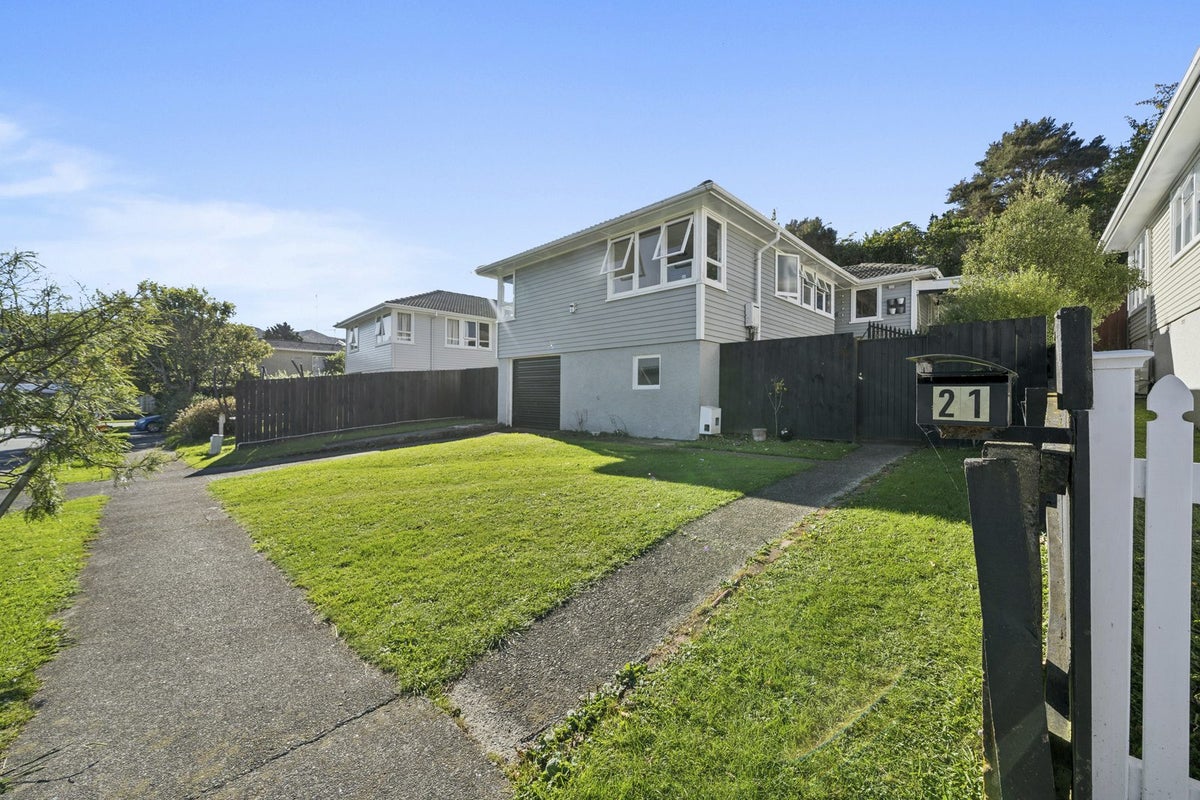 21 Pencarrow Crescent, Wainuiomata, Lower Hutt - Carousel 2