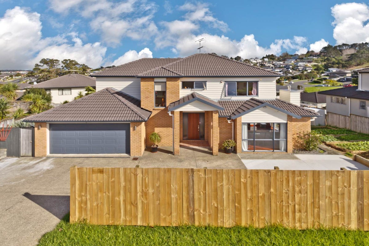 17 Hornbill Drive, Fairview Heights, Auckland - Carousel 1