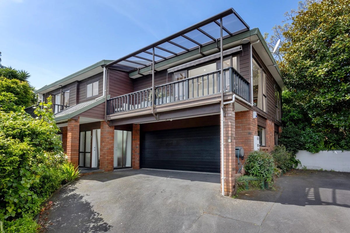 3/18 Ngapipi Road, Orakei, Auckland - Carousel 1