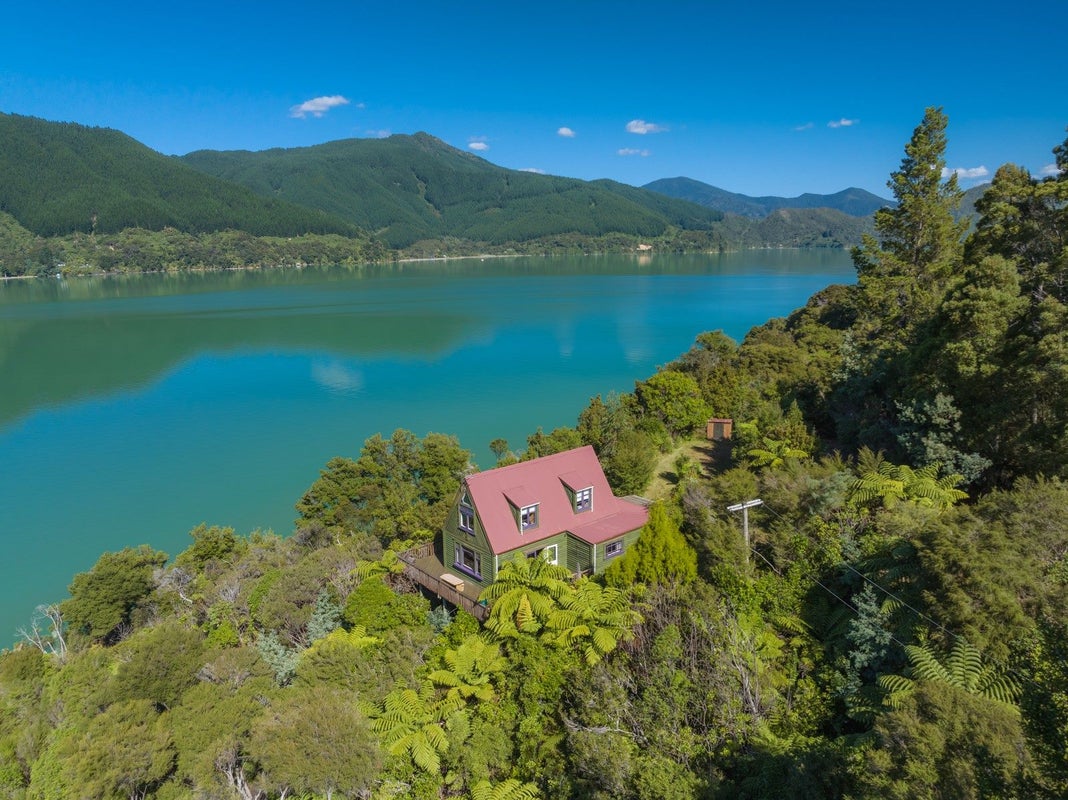 465 Mahau Road, Picton - Carousel 1