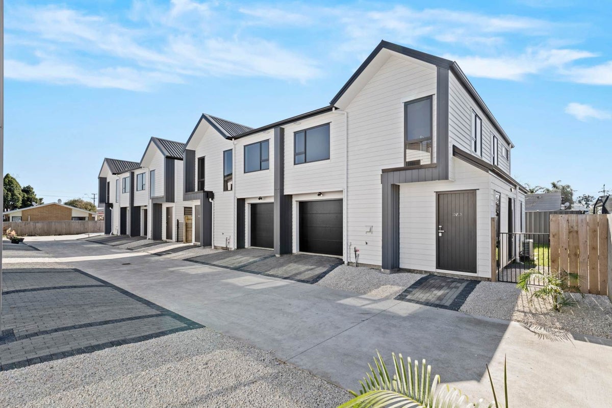 10/13 Kimpton Road, Papatoetoe, Auckland - Carousel 2